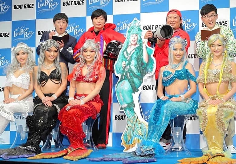 のインスタグラム：「1/9のBOAT RACE新CM発表の日🤩🎉 この日お姉さん人魚の渡辺直美さんはご不在だったのですが、CMで共演の田中圭さん、ロバートさんと共にイベントに出演させていただきました😌 全部で10話のストーリー仕立てのCMとなっていて1年間流れるので、きっと、「あっ！👀」と気付いて頂けるはず🤣💕💕 ヘアメイクさんやスタイリストさん、ほか本当に多くのスタッフさんに囲まれて挑んだ去年10月の思い出の撮影。 記者発表の日にまた再会出来て嬉しかった…❤ 感謝でいっぱいです★ 2019年のスタートに、皆さまにBIGニュースをお届け出来て嬉しいです‼️ ストーリーにタグ付けもいっぱい、本当にありがとう(*´ー｀*)💗 * * * #cyberjapan #cyberjapandancers #BOATRACE #新CM #姫たちだってletsboatrace」