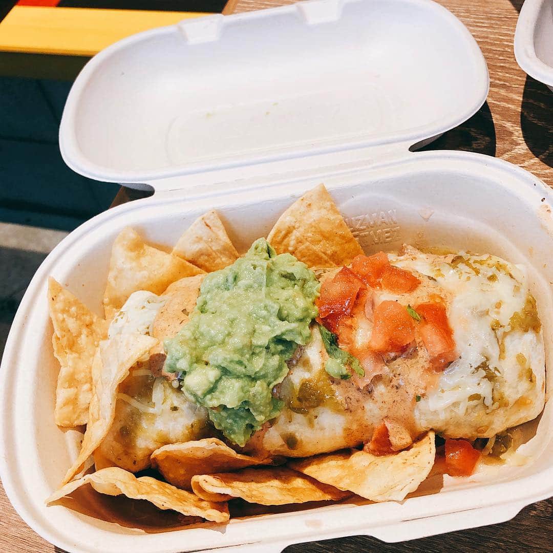 柳下毅一郎さんのインスタグラム写真 - (柳下毅一郎Instagram)「オーストリア発のメキシコ料理チェーンというパチモン感満載のGuzman y Gomezだが意外と本格派で美味かった。ただ値段がな……ファーストフードの値段じゃないんだよな……」1月11日 1時05分 - garth_y