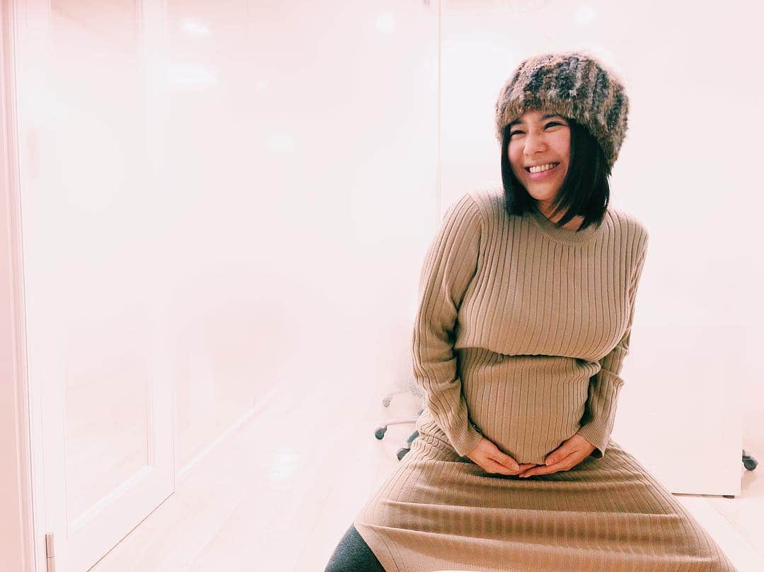蒼井そらのインスタグラム：「Actually, I am pregnant with twins. I'm happy, but I’m very anxious. I hope to be born safely.」