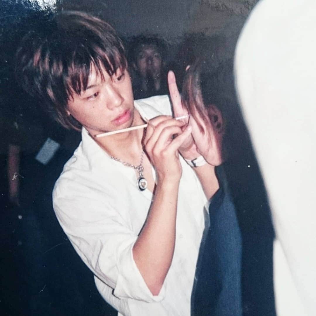 浜口ユウイチのインスタグラム：「本日４０歳の誕生日を迎えました🎂  これからも、特に何も変えず、型にはまらず、自由にやっていきます!  近くの人達には、ご迷惑をお掛けしてしまう事も、多々あるかと思いますが。  今後とも宜しくお願いします。 （２０１９テーマ　挑戦）  #東横線 #武蔵小杉 #元住吉 #日吉 #美容師 #美容室 #サロモ #読モ #撮影 #美容学生 #ヘア #ヘアアレンジ #スタイリング #可愛い #おしゃれ #ファッション #ヘアスタイル #hair #巻き方 #東京 #神奈川 #川崎 #横浜 #綱島 #綱島美容室 #gite #ジーテ (写真は、最近です♡)」