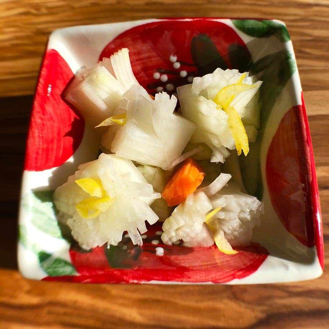 工藤静香さんのインスタグラム写真 - (工藤静香Instagram)「鏡開きのお餅はお汁粉にするので、お供にお新香を作りました。 歯ざわりも良いですよ(^^)」1月11日 9時57分 - kudo_shizuka