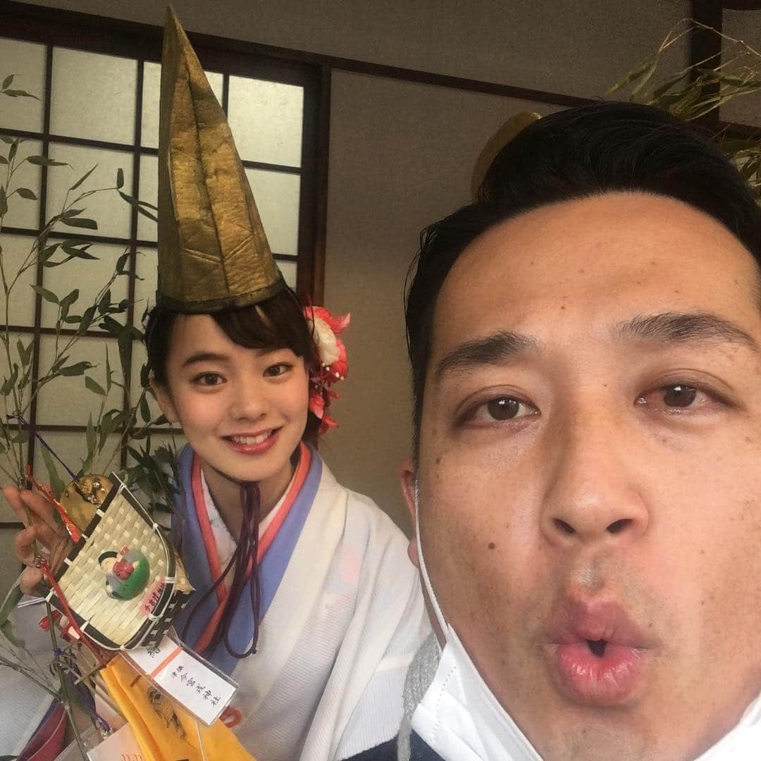 田崎佑一さんのインスタグラム写真 - (田崎佑一Instagram)「商売繁盛✨✨✨ #今宮戎神社 #今宮戎神社福娘  #藤崎マーケット田崎 #遠近法だけでは説明のつかない顔の大きさの違い #おでかさ」1月11日 11時38分 - tasakipan