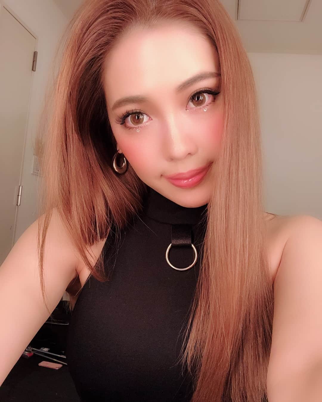 のインスタグラム：「今週末は2週間ぶりのDANCE😱🔥 1/13(Sun)は福岡へ✈️ 今年一発目の #GEKIMORI @bijou_fukuoka です❤️❤️ 連休一緒に楽しみましょーう🥰 ちなみにGEKIMORIは第2土曜にレギュラーお引越しになりました✔️ 福岡組のみなさま、今年もよろしくお願いします🤲💫 * * * #cyberjapan #cyberjapandancers #cjjuri #jurixoxoxo #makeup #club #party #bijoufukuoka #福岡」