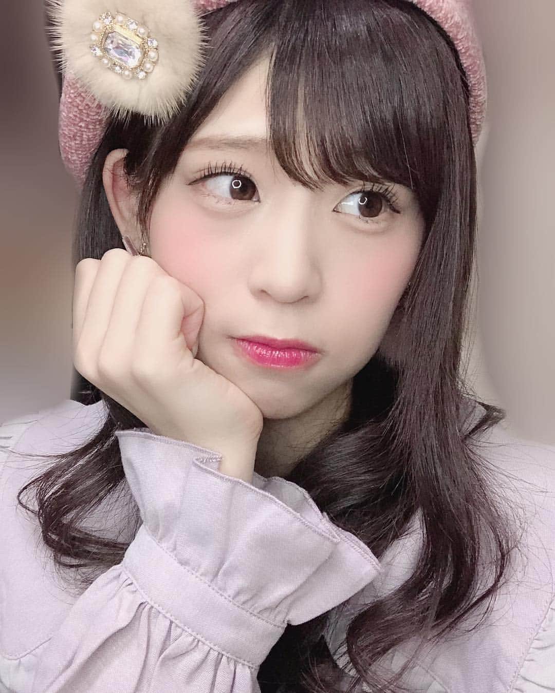 岡田美紅のインスタグラム：「珍しく #ベレー帽  そして、袖と襟がすき☺️💕 #ピンク」
