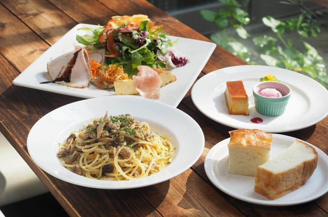 Tuning（チューニング）のインスタグラム：「◯ . ボリューム満点のランチセット！ . 『パスタランチ / 1,400円』 . あっしゅ dining / 福井市大和田1-301 / 0776-53-3944/ 火曜日 定休 . #福井県#福井市#カフェ#福井ランチ#ランチ#福井グルメ#グルメ#パスタ#女子会#グルメ#デート」