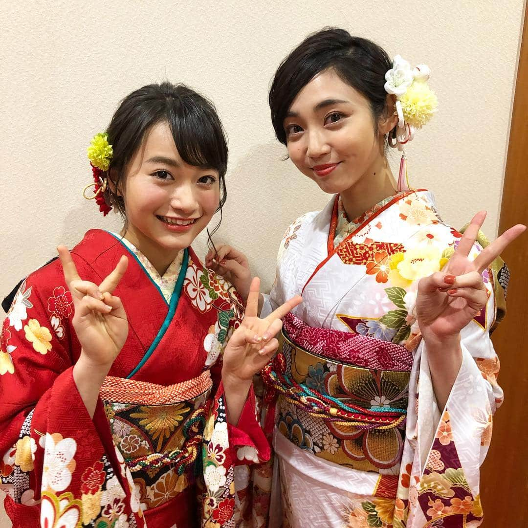 福田愛依さんのインスタグラム写真 - (福田愛依Instagram)「事務所の大先輩！山谷花純さんとも写真撮って頂いきました😆‼️ 山谷さんは昨年一度お会いして、美人と可愛いを兼ね揃えている素晴らしい女性だ☺️と、第一印象思いました☺︎ 相談も聞いて下さるとても優しい先輩です😌  ドラマや映画でもたくさん活躍されているので、これから共演できるように頑張ります！！ #avex #晴れ着 #山谷花純 #さん #女子高生 #18歳 #振袖」1月11日 17時00分 - meii_cheer