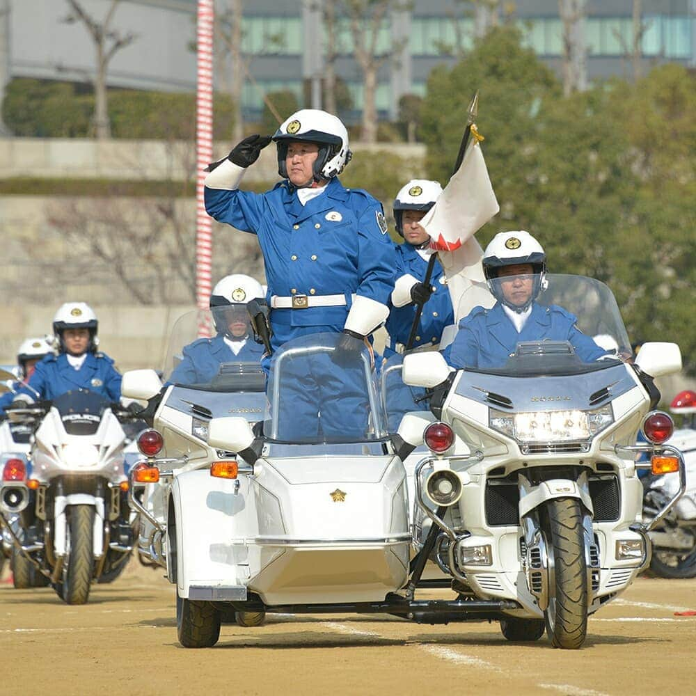 大阪府警察さんのインスタグラム写真 - (大阪府警察Instagram)「平成31年1月8日(火)、大阪城公園「太陽の広場」において、「大阪府警察年頭視閲式」を挙行しました。警察本部長が、職員の士気及び規律、平素の訓練成果等を視察しました。 #大阪府警察公式#大阪府警察#警察官#年頭視閲式#大阪城公園#太陽の広場」1月11日 17時39分 - fukei_koho