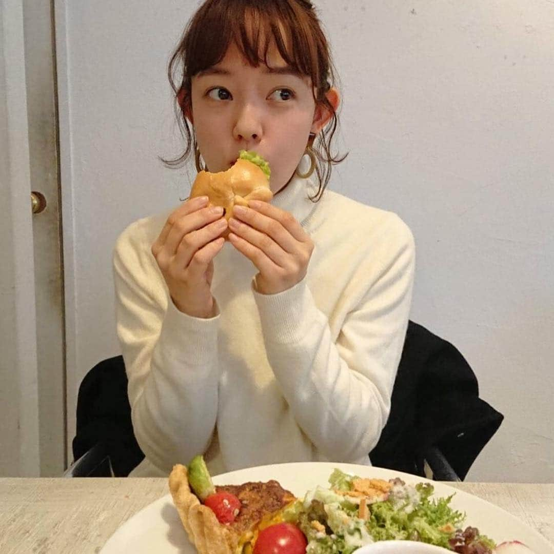 柳生みゆさんのインスタグラム写真 - (柳生みゆInstagram)「ここのキッシュは最高に美味しい (食べてるのはベーグル) #めちゃくちゃ遅ればせながら #あけましておめでとうございます #福島カフェ #fouet」1月11日 18時18分 - miyu_yagyu