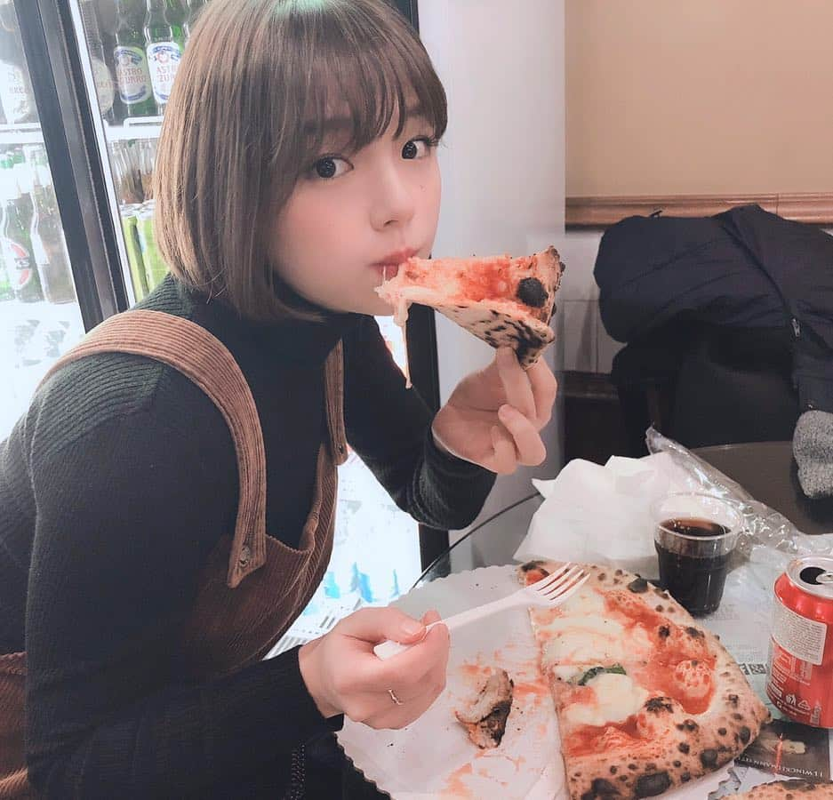 篠崎愛さんのインスタグラム写真 - (篠崎愛Instagram)「🍕🍕🍕」1月11日 18時43分 - shinopp._.ai