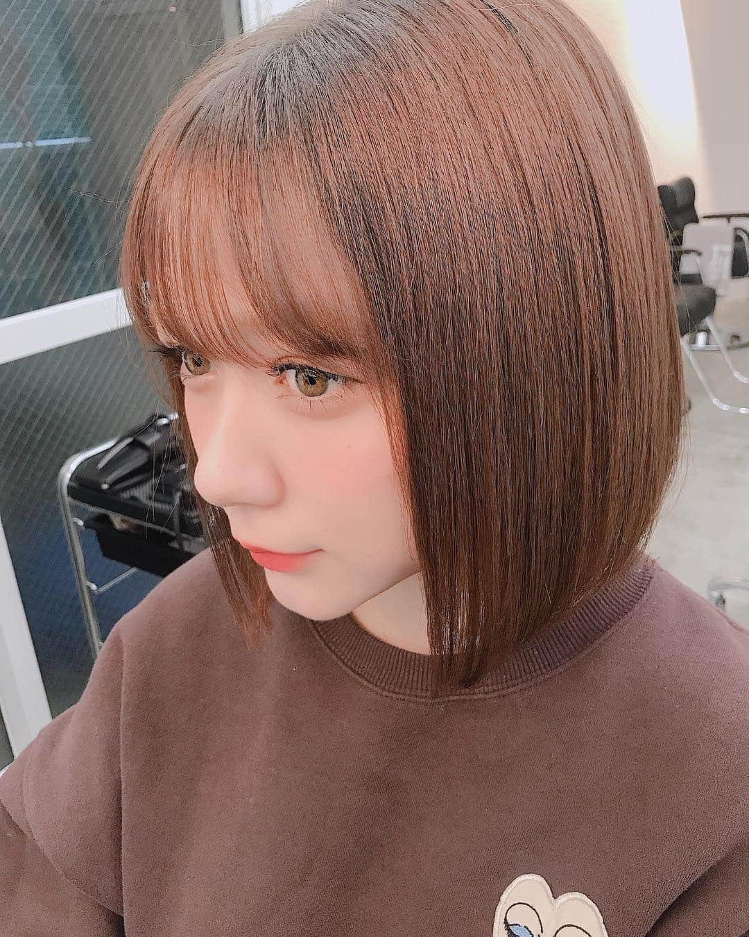 村重杏奈さんのインスタグラム写真 - (村重杏奈Instagram)「今年初カラー🤭💖 本当は金金にしたかったけどブリーチしなきゃみたいだったのでやめました☀️ ブリーチしたら髪が終わるタイプです🙆‍♀️ 今年も(@chanonbabyboy )さん☀️ . #これ何色ですか？ #って聞いたら #だいたい #俺色だよ #って答えてくる #だるいだるい #今年もよろしくお願いします☺️」1月11日 19時14分 - hktanna4848