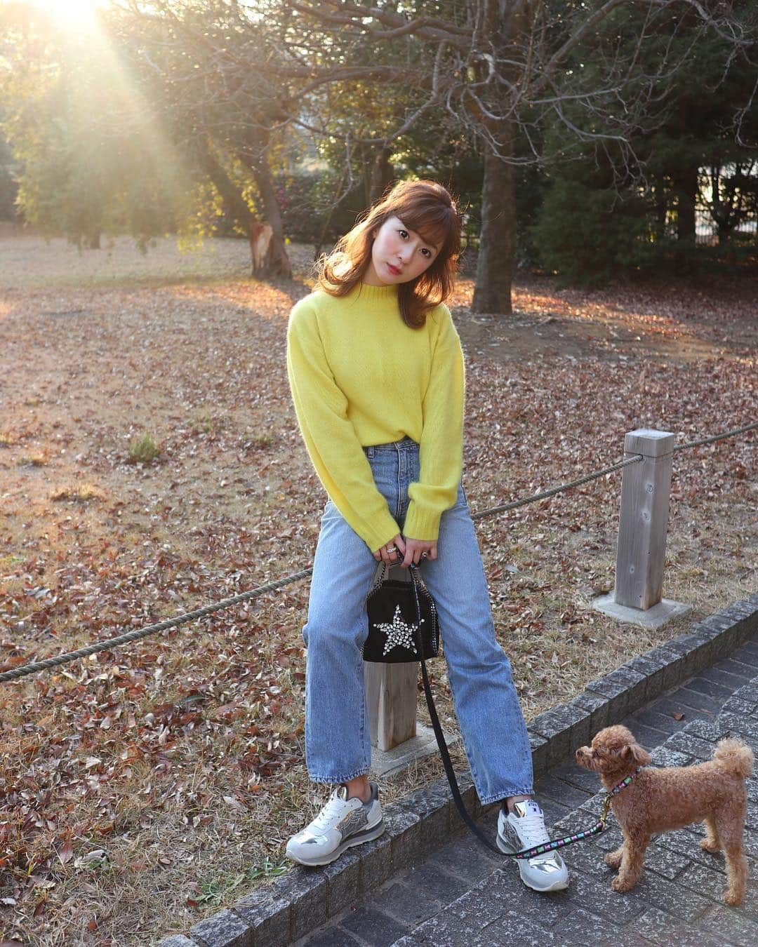 水野佐彩さんのインスタグラム写真 - (水野佐彩Instagram)「・ 💛💛💛💛💛💛💛 お気に入りのイエローニット🧶 この色めちゃ好き☺️💕💕・ ・ 今日はね 久々にコスメを買いました♡ Diorで買うの何年振りだろう 可愛かったなあ☺️💕💕 メイクライブしてなさすぎるから 今週末くらいはやろうかな💄💄 #coordinate  tops#frayid @fray_id  pants#ungrid @ungrid_official  outer#zara @zara  shoes#atlanticstars  @atlanticstars_japan  bag#stellamccartney @stellamccartney  #sサイズコーデ #153cmコーデ #おちびコーデ」1月11日 19時18分 - saaya_mizuno