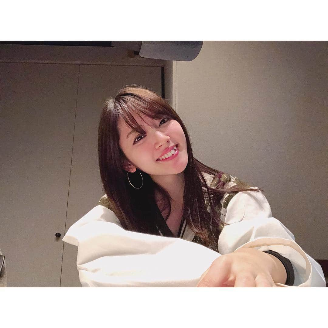 鈴木愛理さんのインスタグラム写真 - (鈴木愛理Instagram)「✴︎ 今日はラジオDayでした〜☺︎ めちゃめちゃ喋ったよ〜☺️ . . そして新しいお洋服を着ました〜 タグ付けしたからミテネ！！ . . #明日は  #TGCしずおか #来てくれるみんな楽しもうね☺️ #はやくねよーっと！」1月11日 19時25分 - airisuzuki_official_uf