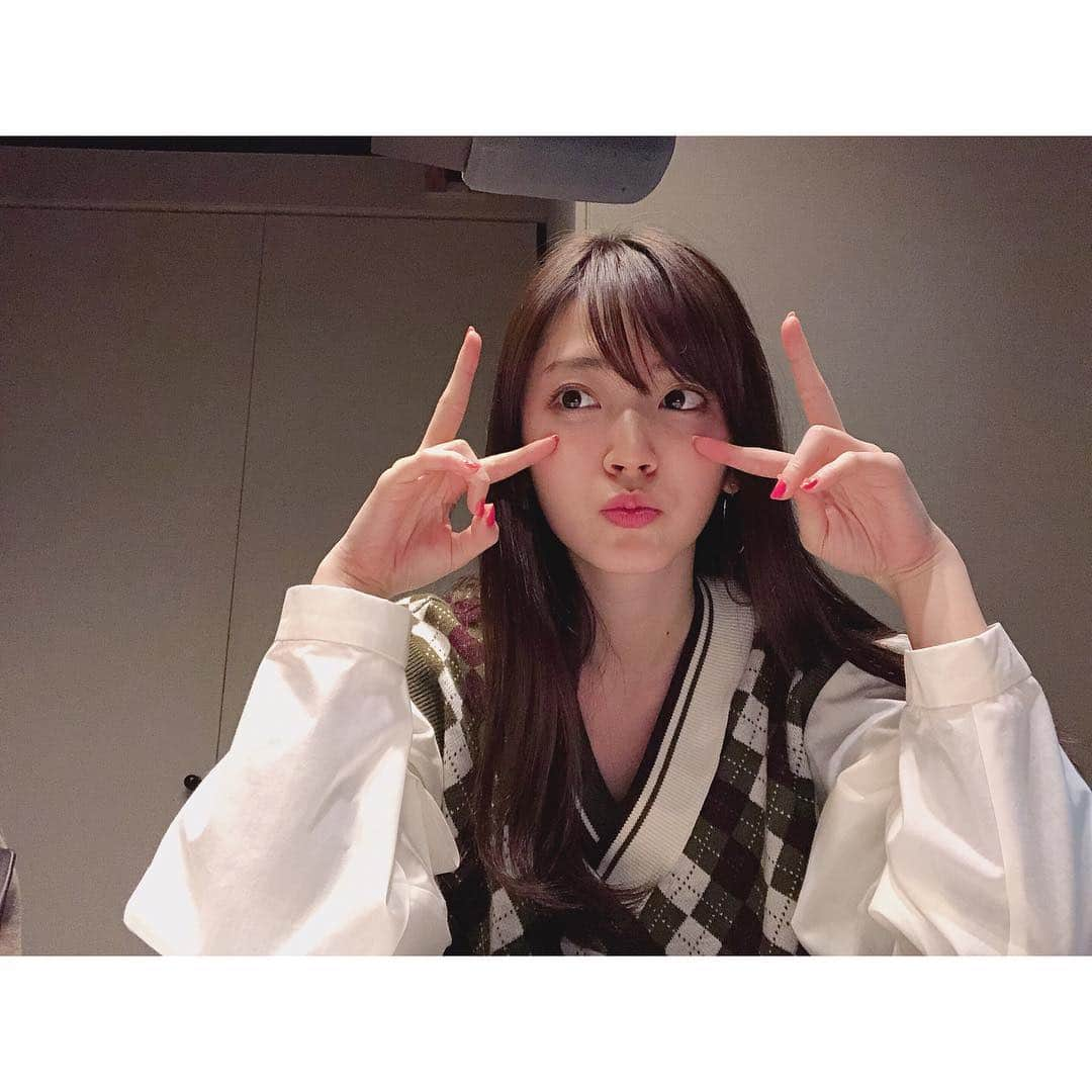 鈴木愛理さんのインスタグラム写真 - (鈴木愛理Instagram)「✴︎ 今日はラジオDayでした〜☺︎ めちゃめちゃ喋ったよ〜☺️ . . そして新しいお洋服を着ました〜 タグ付けしたからミテネ！！ . . #明日は  #TGCしずおか #来てくれるみんな楽しもうね☺️ #はやくねよーっと！」1月11日 19時25分 - airisuzuki_official_uf