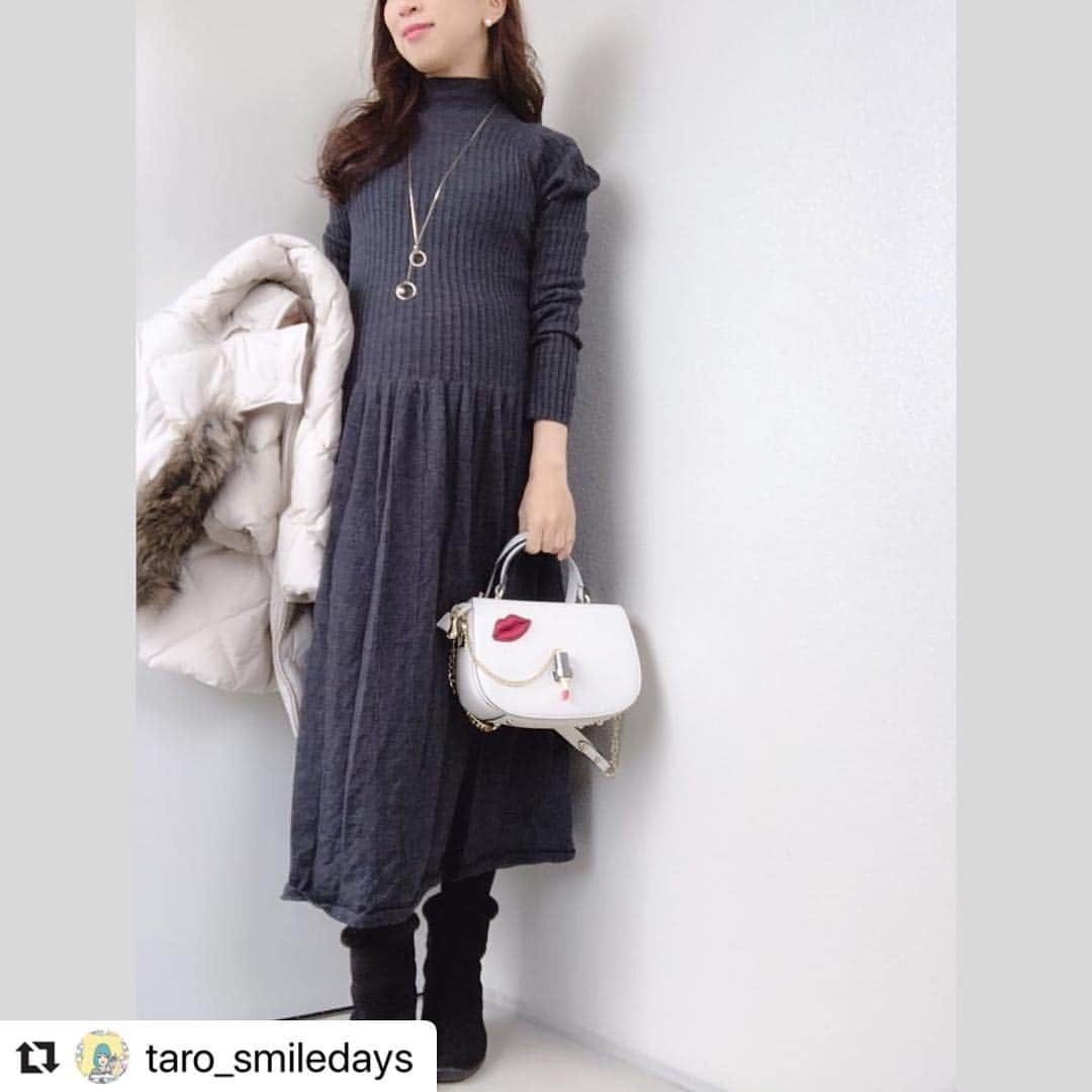 Yukarisuminoさんのインスタグラム写真 - (YukarisuminoInstagram)「#Repost @taro_smiledays さんがリングパールネックレスをつけてくださいました♡美しい妊婦さんー♡マタニティ中もおしゃれ楽しんでて素敵です！！ ・・・ #いつコ ・ ・ ・ ・ ユニクロの3Dメリノリブワンピース♡ ・ 縫い目の無い立体的なシルエットで ぽっこりお腹が目立ちにくくてgood🤗💕 ・ ・ ・ ・ #3dメリノリブワンピース @uniqlo_ginza #ダウンコート @uniqlo  バッグ @grshimamura  ショートブーツ @grshimamura  ネックレス @yukarisumino @yonnieins ・ ・ ・ ・ ・ #ootd #cordinate #fashionblogger  #オフィスカジュアル #オフィスコーデ #通勤コーデ #olコーデ #お仕事コーデ #きれいめコーデ #きれいめカジュアル #プチプラコーデ #コーデ記録 #毎日コーデ #冬コーデ #マタニティコーデ #妊娠7ヶ月 #妊娠中期 #妊婦コーデ #双子妊娠 #ユニクロコーデ #ユニクロきれいめ部 #ユニクロ購入品 #ワンピースコーデ #楽ちんコーデ」1月11日 19時33分 - yukarisumino