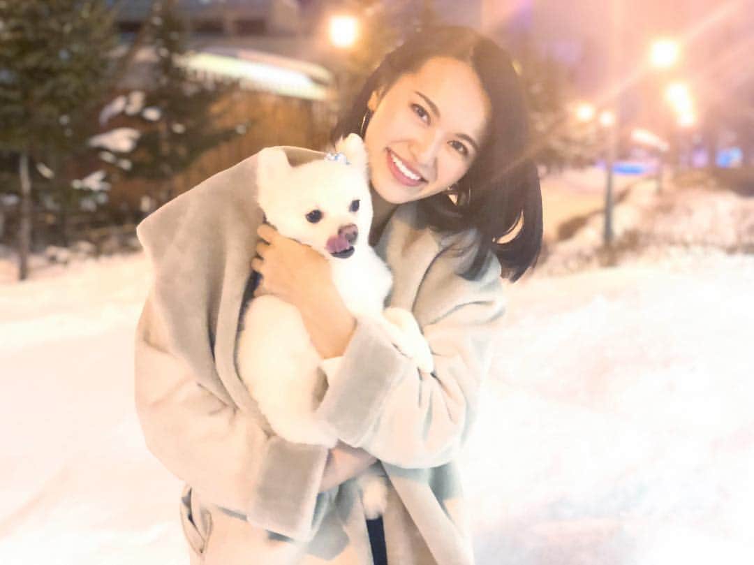 七尾エレナのインスタグラム：「長期間の札幌帰省もいよいよ終盤。 今回は親孝行がテーマの長期間帰省でしたが こういう時間って本当に大切！ 家族の大切さを最近ひしひしと感じる🥺 2019年はもっと親孝行したいなあ🥺 ✳︎ そういえば帰省中に久しぶりに会った家族や 学生時代の友達から痩せた？とか 顔が小さくなったって沢山言われて 1ヶ月前に受けた小顔美肌再生の効き目が しっかり効いていることを実感！笑 受けて本当によかった♥ ✳︎ 興味あるひとは クリニックのインスタアカウント見てみてね！ @tcb_murata @tcbsetagaya ✳︎ #北海道 #札幌 #実家帰省 #sapporo #hokkaido #親孝行 #家族大好き #実家 #東京中央美容外科世田谷院 #クリニック #東京中央美容外科 #美容外科 #美容 #世田谷 #TCB式小顔美肌再生 #リフトアップ #PR」