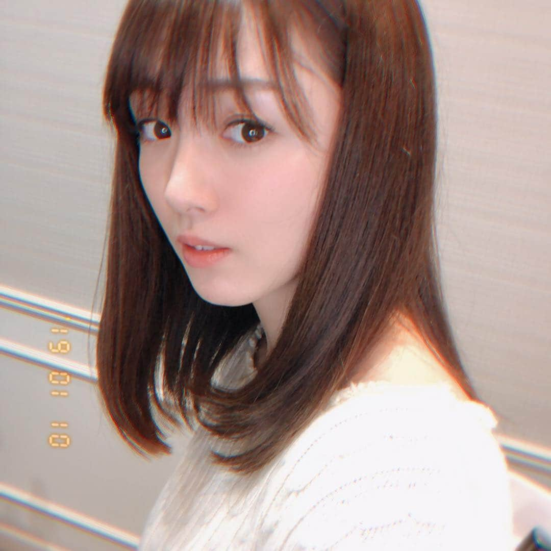 園都さんのインスタグラム写真 - (園都Instagram)「髪を切りました。 （5〜6cm切ったけどこの長さでは誰も気づかない..🙄） でも、ちょっとしたイメチェンね。  いいかんじっ！  いつもありがとうございます♪ @loana_roppongi  @yujiyamane  #loana」1月11日 20時22分 - miyakosono_official