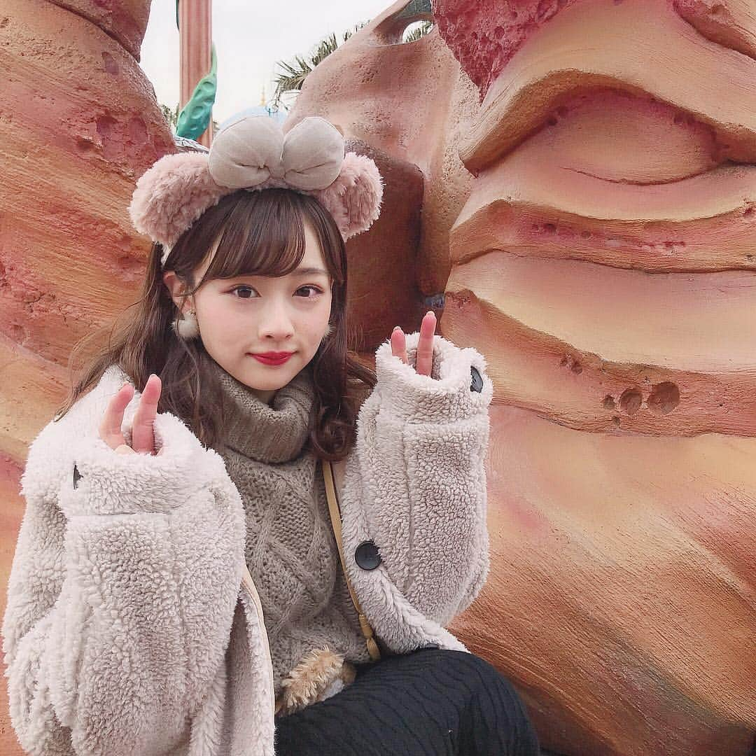 森下愛里沙(もりしたありさ) さんのインスタグラム写真 - (森下愛里沙(もりしたありさ) Instagram)「ㅤㅤㅤㅤㅤㅤㅤㅤㅤㅤㅤㅤㅤ ㅤㅤㅤㅤㅤㅤㅤㅤㅤㅤㅤㅤㅤ ㅤㅤㅤㅤㅤㅤㅤㅤㅤㅤㅤㅤㅤ ㅤㅤㅤㅤㅤㅤㅤㅤㅤㅤㅤㅤㅤ Tokyo Disney Sea🐭❤️ 寒くて鼻が赤い😵笑 ㅤㅤㅤㅤㅤㅤㅤㅤㅤㅤㅤㅤㅤ ㅤㅤㅤㅤㅤㅤㅤㅤㅤㅤㅤㅤㅤ ㅤㅤㅤㅤㅤㅤㅤㅤㅤㅤㅤㅤㅤ 今回はシェリーメイ🐻 フライングフィッシュコースター タワーオブテラー センターオブジアース インディージョーンズ レイジングスピリッツ たくさんアトラクション乗れました🎢 とっても満足💕💕 ㅤㅤㅤㅤㅤㅤㅤㅤㅤㅤㅤㅤㅤ ㅤㅤㅤㅤㅤㅤㅤㅤㅤㅤㅤㅤㅤ ㅤㅤㅤㅤ 写真たくさん撮ったからまた アップします〜☺︎ ㅤㅤㅤㅤㅤㅤㅤㅤㅤㅤㅤㅤㅤ ㅤㅤㅤㅤㅤㅤㅤㅤㅤㅤㅤㅤㅤㅤㅤㅤㅤㅤㅤㅤㅤㅤ ㅤㅤㅤㅤㅤㅤㅤㅤㅤㅤㅤㅤㅤ #東京ディズニーシー #ディズニー #ディズニーシー #disneysea #tokyodisneysea #tds #disney #シェリーメイ #ダッフィー #シェリーメイコーデ #ダッフィーコーデ #like4likes #instalike #l4l #instagood #17kg #韓国ファッション」1月11日 22時03分 - mini.ari