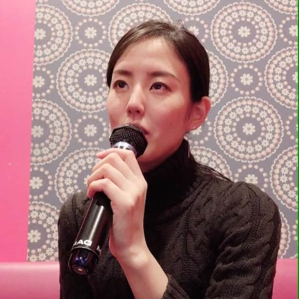 則松亜海のインスタグラム：「皆さまお元気ですか？私は元気に溢れてます。毎日ずーっと歌ってます。  2019年、今年もどうぞ宜しくお願いいたしますm(_ _)m  26日のライブ、お席に限りがありますのでお申し込みはお早めに☆ #トークアンドライブ #銀座nudish #neverenough」
