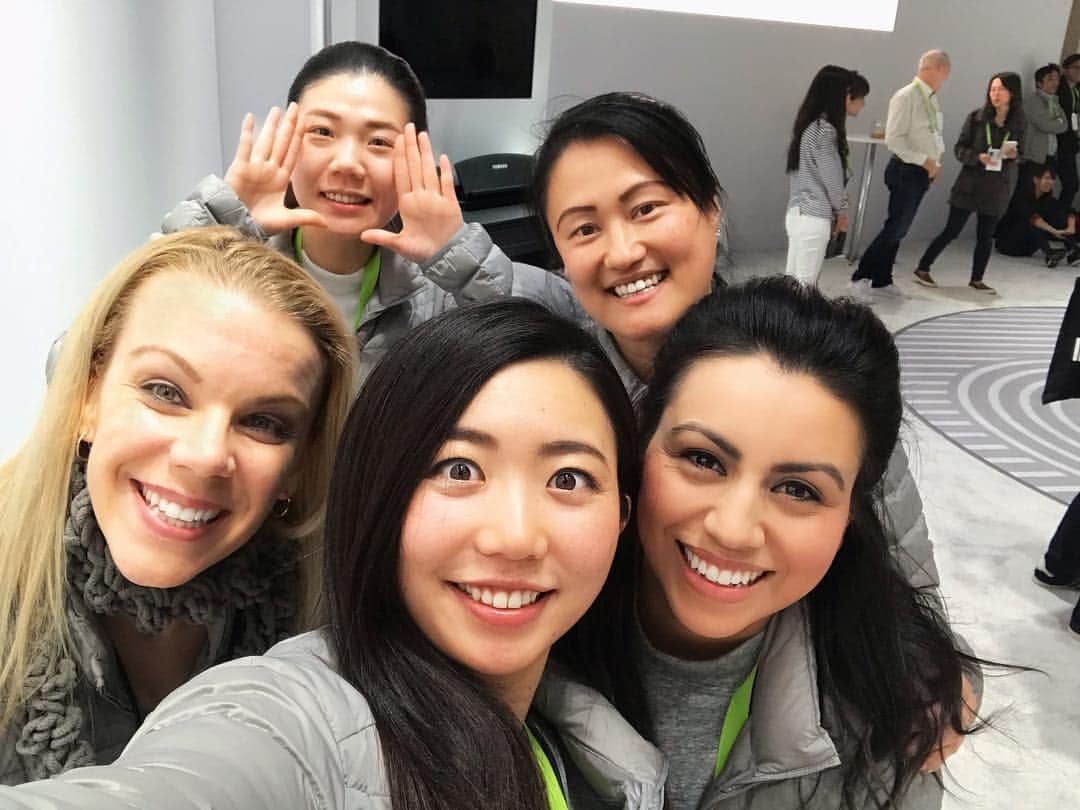 吉田沙織のインスタグラム：「I was so happy to work with you all!!❤️ Such nice ladies👏🏻🎉Work a lot laugh a lot. Actually cried a little cuz laugh too much lol #arigato #RUfromJapan #ces2019 #lasvegas」