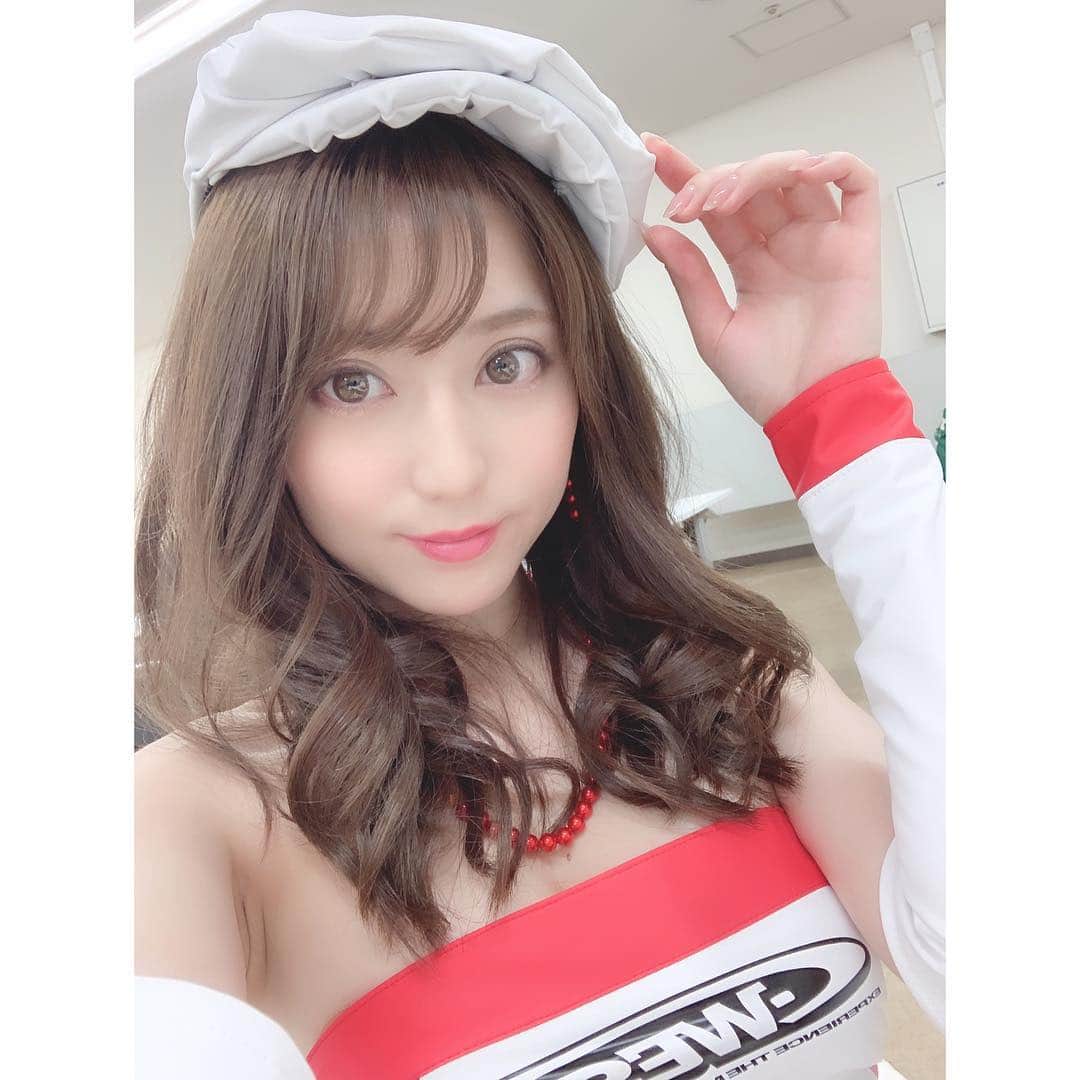 堀尾実咲のインスタグラム：「見にきてね❤️ #東京オートサロン2019 #TAS #CWEST #幕張メッセ」