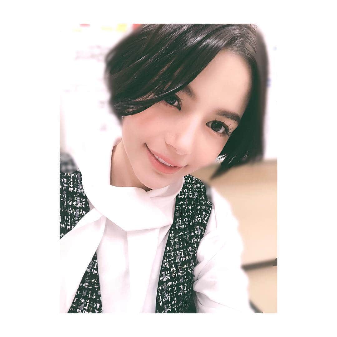Rioのインスタグラム：「準備完了ぉーー⭐️💛🎗🎰 #北海道#ぶらり旅#室蘭なう」