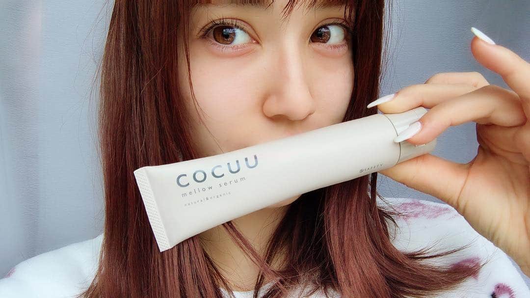 眞木美咲パメラさんのインスタグラム写真 - (眞木美咲パメラInstagram)「最近のヘアケアは COCUUを使ってるよ❤️ メロウオイル・メロウバーム・メロウセラムの3つとも♪ オレンジのすっきり甘い香りが好きすぎて、ハンドクリームやリップクリームとしても愛用中🍊🧡 おススメ😚 #COCUU #コキュウ #セフテイ  #美容 #美容室 #ヘアオイル　#ヘアバーム　#ヘアセラム #FiNC #FiNCアンバサダー」1月12日 13時03分 - pamypamypamy