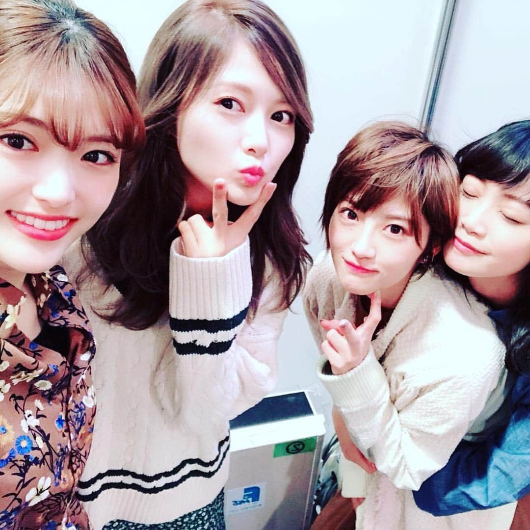 若月佑美さんのインスタグラム写真 - (若月佑美Instagram)「SDGs 推進 TGC しずおか 2019 by TOKYO GIRLS COLLECTION に出演して参りました！！！ . . 静岡県を代表して「SHIZUOKA ENSHU-ORIMONO COLLECTION STGAE」に池田美優さんと深川麻衣ちゃんと磯村勇斗くんとランウェイさせていただきました♪♪ . . 池田さんは初めましてでしたが まいまいは元乃木坂46同士だし、 磯村くんは今日から俺は!!でご一緒させてもらってたので、余計にアットホームな雰囲気で楽しく歩かせて頂きました！！ . 皆さまありがとうございました！！ また出演できますように。 . #TGCしずおか2019 #乃木坂46 #元乃木坂46 #最高の再会 #静岡県 #遠州織物 #ふかがわかつき #今日から俺は!!」1月12日 19時25分 - yumi_wakatsuki_official