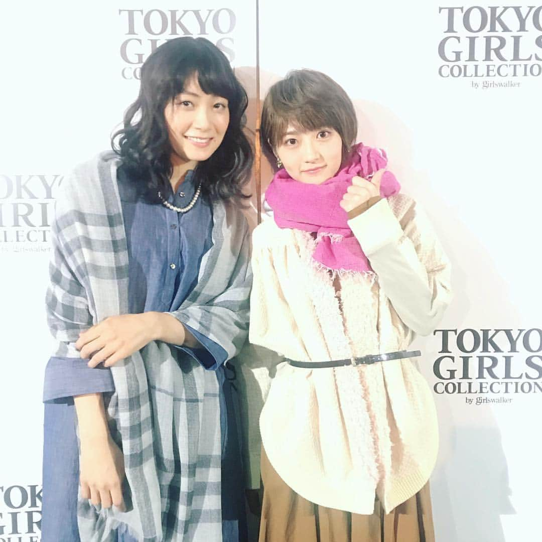 若月佑美さんのインスタグラム写真 - (若月佑美Instagram)「SDGs 推進 TGC しずおか 2019 by TOKYO GIRLS COLLECTION に出演して参りました！！！ . . 静岡県を代表して「SHIZUOKA ENSHU-ORIMONO COLLECTION STGAE」に池田美優さんと深川麻衣ちゃんと磯村勇斗くんとランウェイさせていただきました♪♪ . . 池田さんは初めましてでしたが まいまいは元乃木坂46同士だし、 磯村くんは今日から俺は!!でご一緒させてもらってたので、余計にアットホームな雰囲気で楽しく歩かせて頂きました！！ . 皆さまありがとうございました！！ また出演できますように。 . #TGCしずおか2019 #乃木坂46 #元乃木坂46 #最高の再会 #静岡県 #遠州織物 #ふかがわかつき #今日から俺は!!」1月12日 19時25分 - yumi_wakatsuki_official