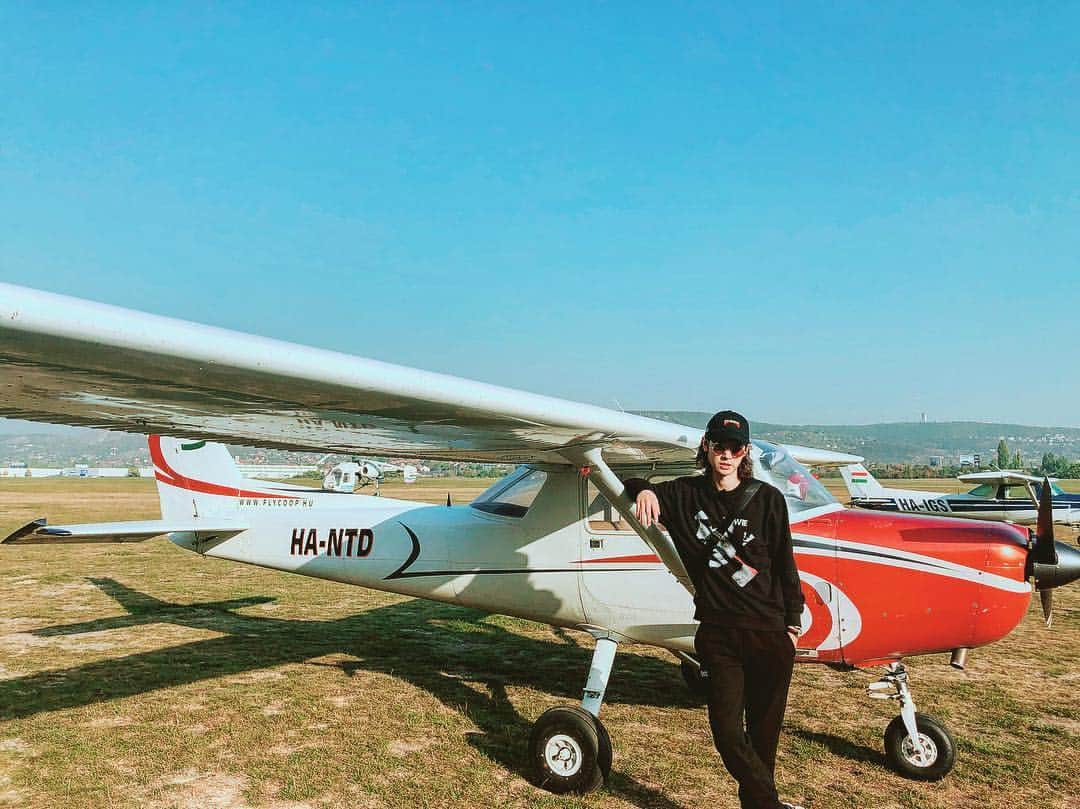 チョン･ジュニョンのインスタグラム：「가는거지모~」