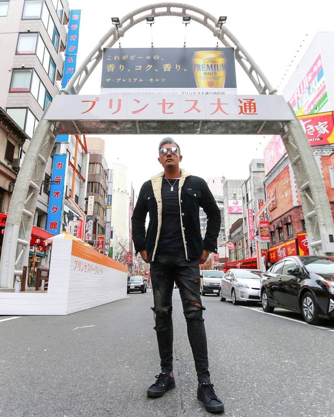 Naoki Kiriiのインスタグラム：「. ootd ブラック . #ootd」