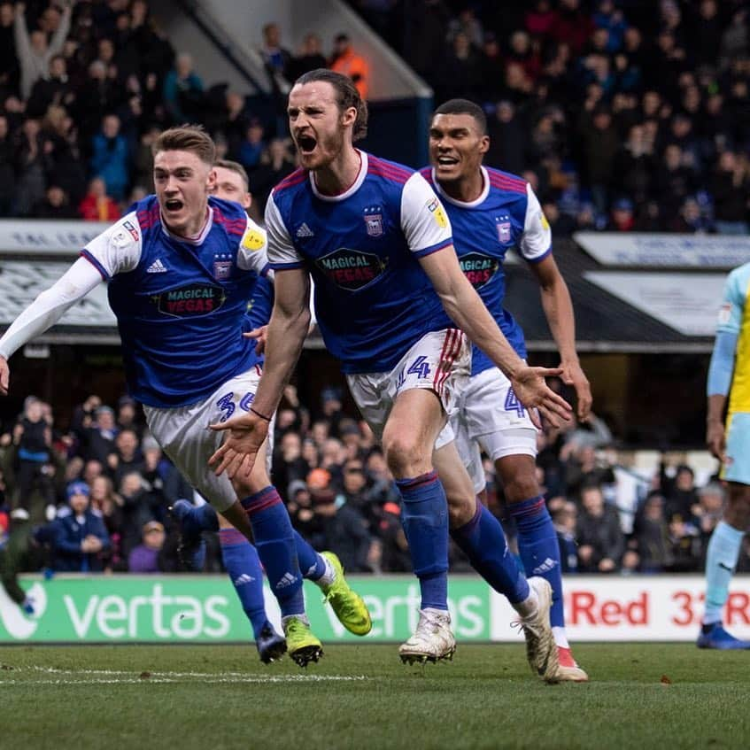 ウィル・ケインさんのインスタグラム写真 - (ウィル・ケインInstagram)「3 points and a goal. Perfect start 😁Great shift from all the lads and a big thanks to all fans for the amazing support! 👏🏻🙌🏻」1月13日 3時45分 - wkeane48