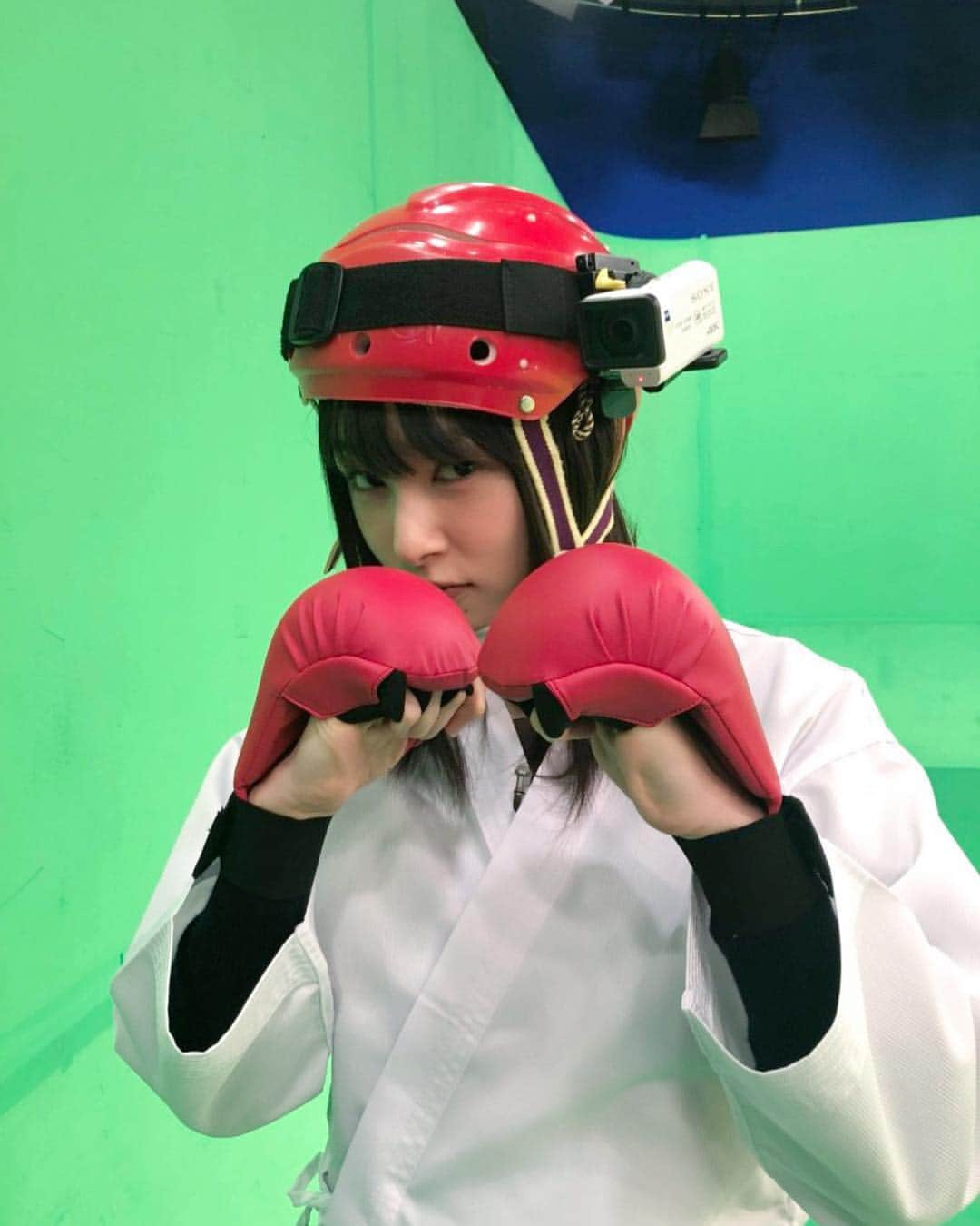桜井日奈子さんのインスタグラム写真 - (桜井日奈子Instagram)「明日、1月13日（日）19時からNHK BS1「東京オリパラ団」放送です🙋‍♀️ 2019年はじまって1回目の放送になりますね！  なぜこの格好をしているのか、、、 ぜひ放送でチェックしてみてくださいね🙋‍♀️ #東京オリパラ団」1月12日 21時30分 - sakurai.hinako_official