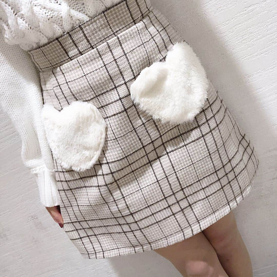 evelyn.coordinateさんのインスタグラム写真 - (evelyn.coordinateInstagram)「・ ・ winter❄️sale ・ ・ 今ならベルト以外全ての商品が50%OFF！！！ ・ 大人気肩あきニットもお安くお買い求め頂けます❤️ この機会に是非ご来店下さいませ♡ ・ ・ #エブリン#ニット#可愛い#evelyn#knit#instagram#instafashion#followme」1月12日 22時31分 - evelyn.coordinate