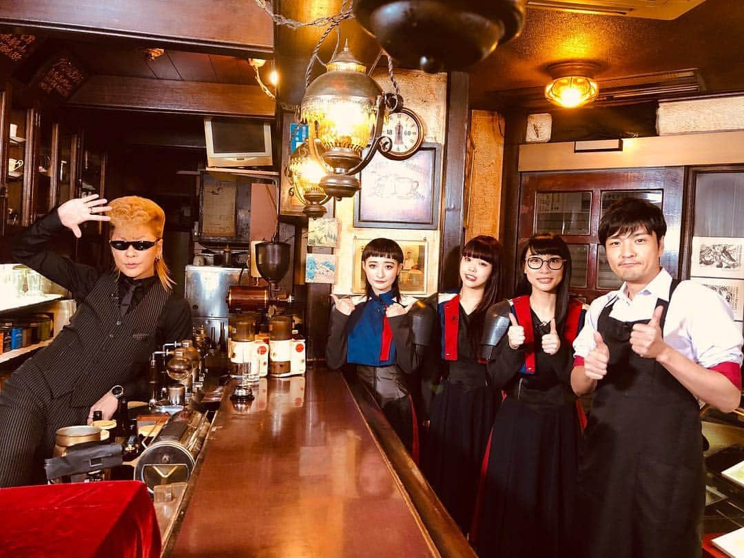 綾小路翔さんのインスタグラム写真 - (綾小路翔Instagram)「筋金入りのお客様が来店する喫茶店「深夜喫茶スジガネーゼ」。 年初めの営業は今夜2:45開店！ そして新年初めてのお客様はBiSHちゃん！ 彼女達が持ち込んだ企画とは!? 皆様、お楽しみに!! #BiSH  #アイナジエンド  #ハシヤスメアツコ  #リンリン  #森山直太朗  #綾小路翔  #深夜喫茶スジガネーゼ #フジテレビ」1月12日 23時08分 - showayanocozey