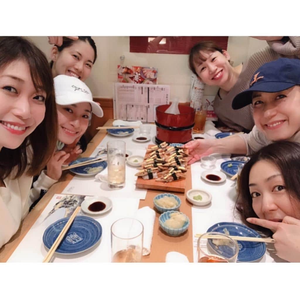 青山郁代さんのインスタグラム写真 - (青山郁代Instagram)「【大阪公演２日目】 ・ 本日も、2回公演ありがとうございました✨ ここにきて！！！！！！ついに！！！！ ・ ・ 某「ウィルパワー」シーンで、西川TMパイセンの“鼻フック”の洗礼を受けることが出来ました🤣✨💕（驚嬉泣笑） ・ みんなに「おめでとう！」と言っていただきました🤣 ・ 毎公演誰かしらがアドリブで洗礼を受ける中で、「この流れだと自分には最後まで来ないだろう」と思っていたのでまさかのまさかで大興奮🤣笑 ・ ・ 人生初めての“鼻フック”🤣🤣🤣 ・ ・ が、私の鼻の穴が小さすぎて指が入らず失敗した模様です🤣✨ ・ ・ 毎公演、どのシーンも何が起きるかわからなくて本当にエキサイティング！！！ ・ 何度観ても楽しんでいただける作品です！ ・ 「洗礼？フック？何のこと？」と思われた方は、まだ間に合いますのでぜひ大阪公演いらしてください☺️💕 ・ ・ 残り3回！お待ちしています✨ ・ ・ 女子’ずで美味しいお寿司を食べて、今日も幸せな夜でした⭐️ ・ ・ #サムシングロッテン  #西川貴教 さん #洗礼 #ウィルパワー  #musical #somethingrotten #japan #シェイクスピア #🤣 #福田雄一 さん演出 #真面目なミュージカルです #tmrevolution #色んなフックがある」1月12日 23時37分 - ikuyo_aoyama