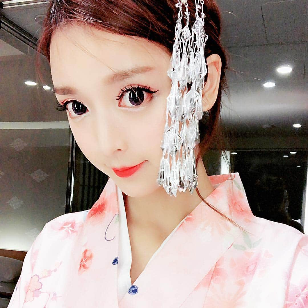 アンナ・ケイさんのインスタグラム写真 - (アンナ・ケイInstagram)「霧霾天⋯想念日本湯馳的雪山與溫泉#ゆかた #浴衣」1月13日 2時45分 - annakay_47