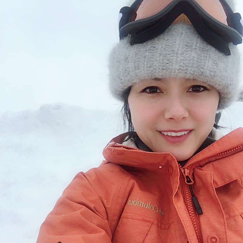 相川七瀬さんのインスタグラム写真 - (相川七瀬Instagram)「雪山中！！ 時々太陽照ると暖かいから過ごしやすい✨ 子供たち⛷滑れるようになってきた😊  #今年二度目のスキー #雪」1月13日 13時47分 - nanasecat