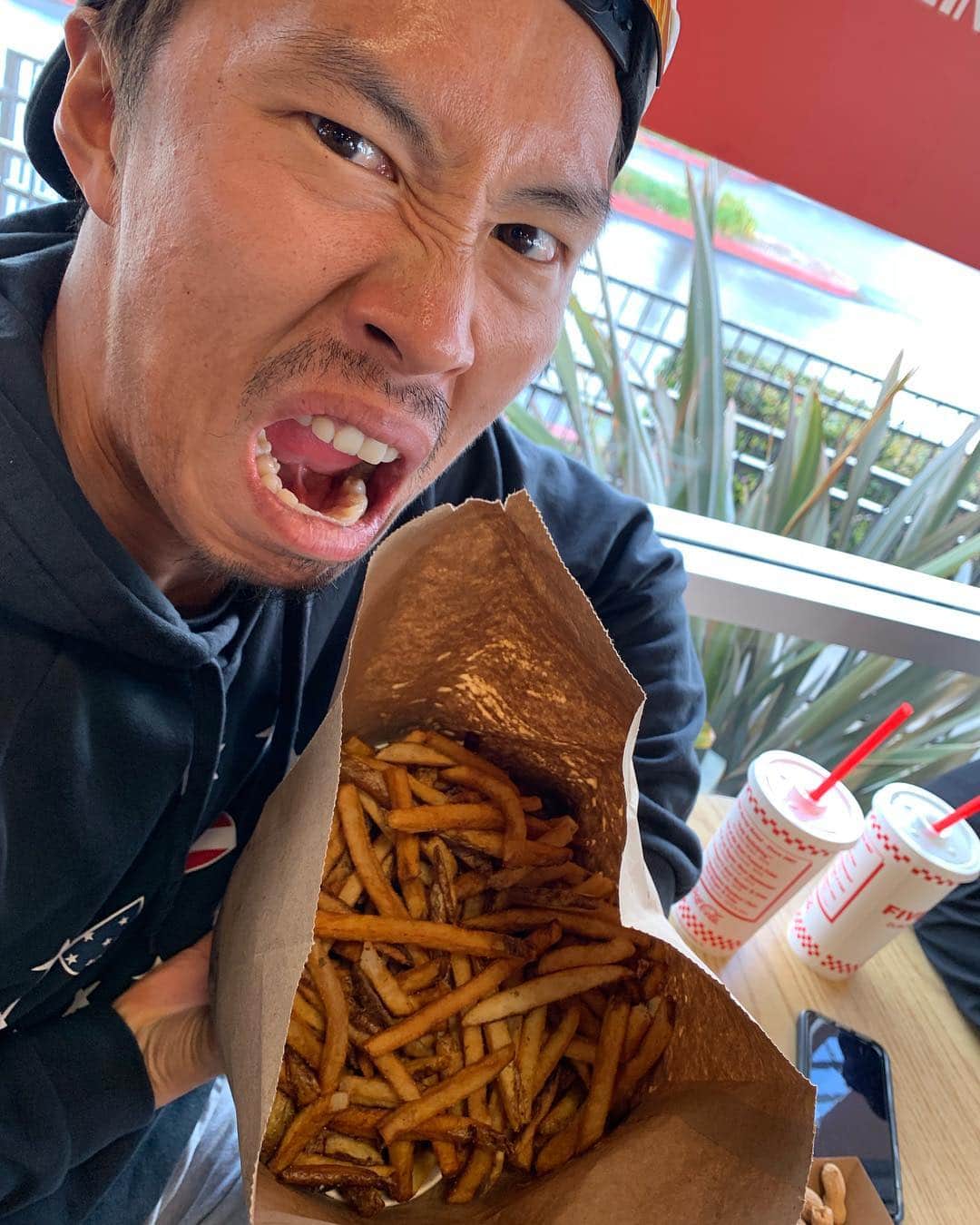 村上宗隆のインスタグラム：「🍟🍟🍟🍟🍟🍟🍟🍟」