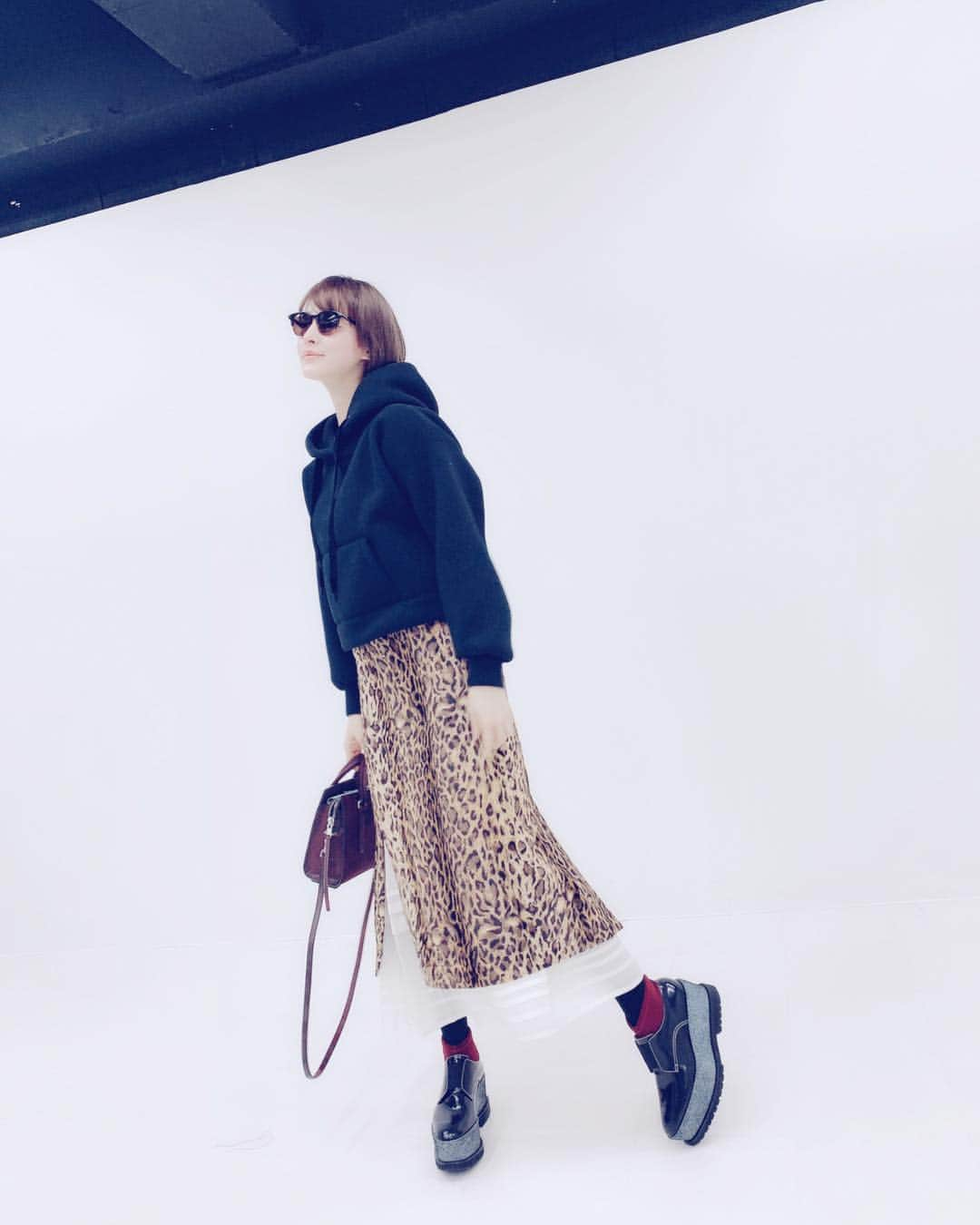 野崎萌香さんのインスタグラム写真 - (野崎萌香Instagram)「しふく🐆  tops... @fray_id  skirt...@oshimarei  shoes... @givenchyofficial  bag... @rickowensonline  初めて私服で レオパード柄に挑戦🐆♥️✨ #もえ服」1月13日 9時07分 - moeka_nozaki