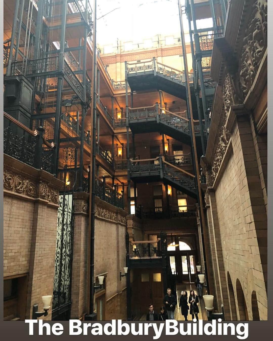 井上三太さんのインスタグラム写真 - (井上三太Instagram)「Location of #bladerunner (#harrisonford ) #bradburybuilding」1月13日 11時12分 - santainoue