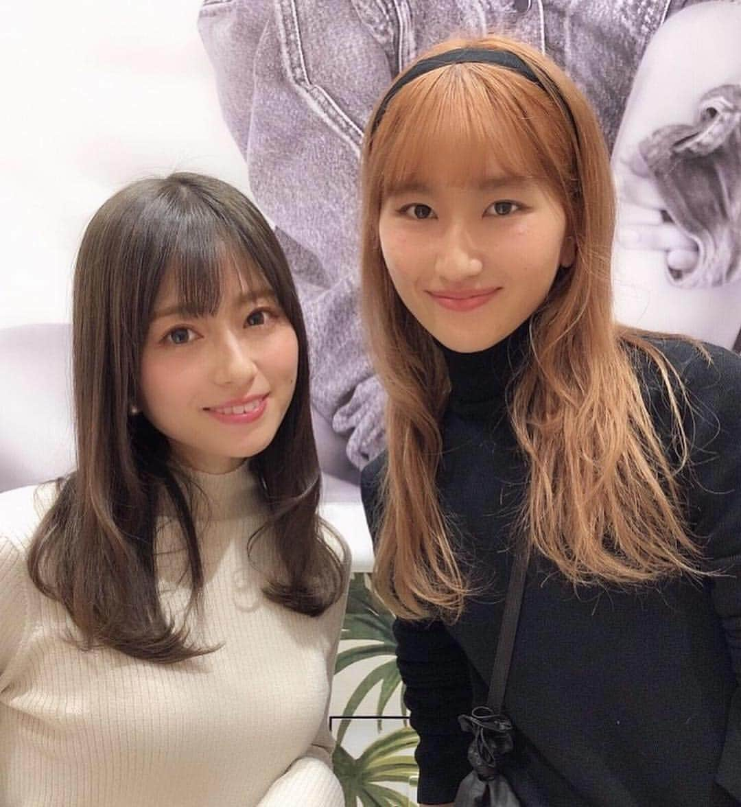 黒坂優香子さんのインスタグラム写真 - (黒坂優香子Instagram)「New 💇🏼‍♀️♡ ・ ・ オリーブベージュにしたよ♡ またまた髪を4センチくらい切りました ずっとロングでふと飽きてきてしまって…！ ・ ・ カラーは落ちることを見越して濃いめに入れてもらったよ♡ @miho__motoyama ちゃんいつもありがとう♡ みほちゃんカラーは色落ちも可愛いから変化していくのが楽しみなの🤤 ・ ・ #haircolor #shima #shimasixginza  #くろさかみのけ」1月13日 12時07分 - yukakokurosaka0606