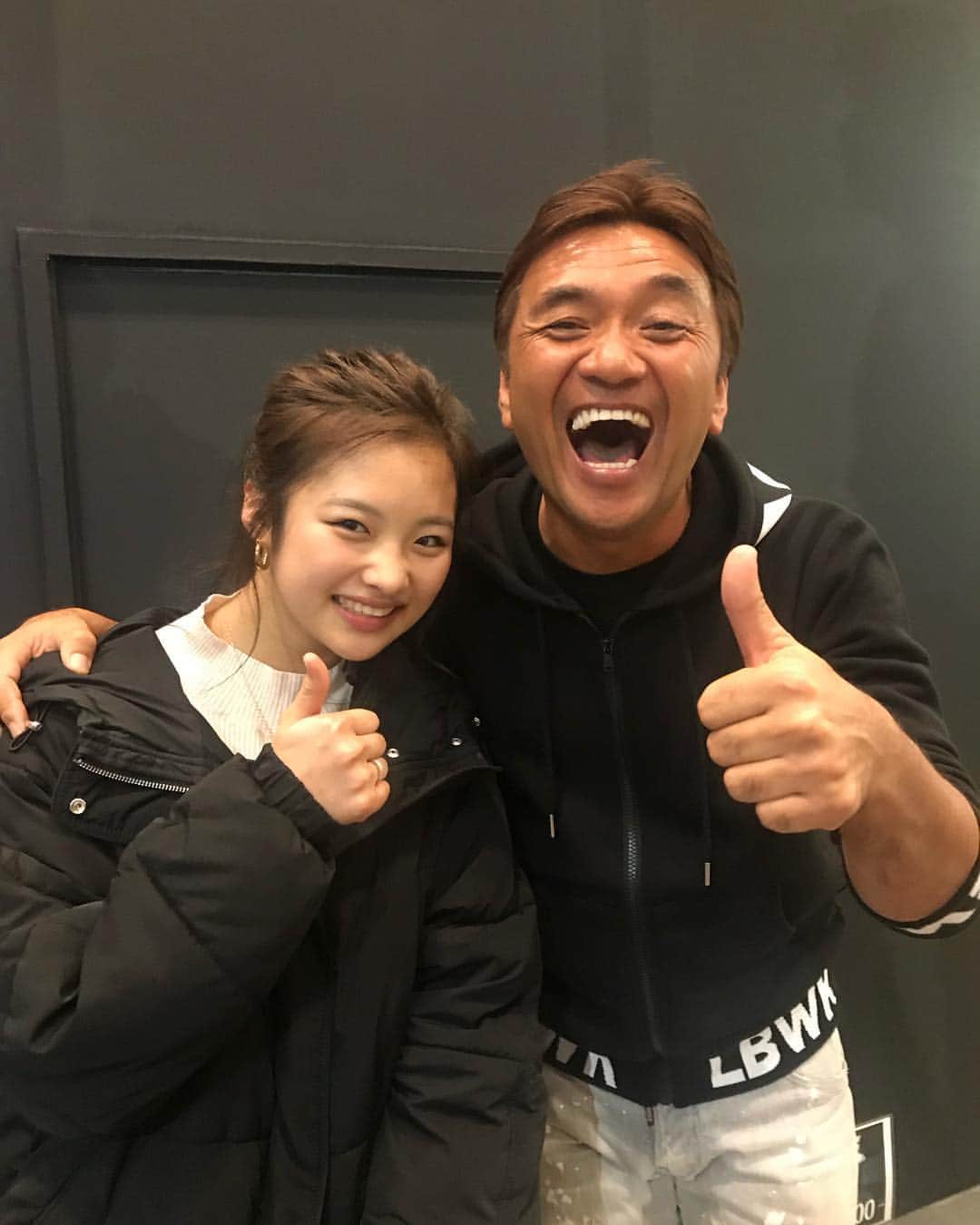 石井美音奈のインスタグラム：「liberty Walk の加藤社長とお写真撮らせて頂きました^_^ 凄く陽気な方でお話できて楽しかったです！  #libertywalk  #リバティーウォーク  #車 #tokyoautosalon #幕張メッセ #東京オートサロン #東京オートサロン2019」