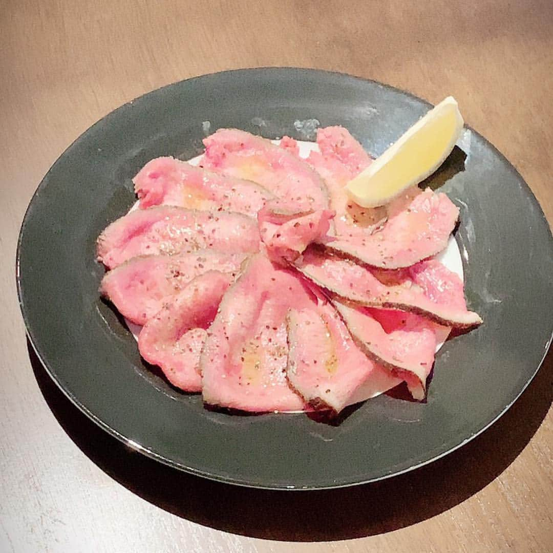 小林優介さんのインスタグラム写真 - (小林優介Instagram)「タン刺し、ゆでタン、タンユッケ、タンしゃぶ、タンステーキ、タンコロッケ、テール焼き、牛タン餃子、牛タン焼き 全部美味いです😋🍖 「はたがや牛タンテール」 渋谷区幡ヶ谷2-8-15KODAビル1階 0363000566  #はたがや牛タンテール #牛タン #牛テール #タン刺し #ゆでタン #タンユッケ #タンしゃぶ #タンステーキ #タンコロッケ #テール焼き #牛タン餃子 #牛タン焼き #beeftongue #beeftale #幡ヶ谷 #hatagaya」1月13日 14時17分 - yashikobanny