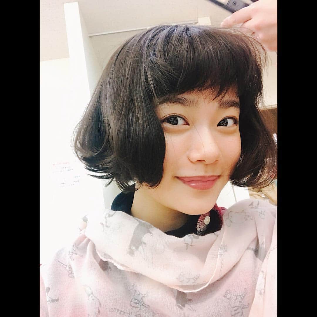 杉咲花のインスタグラム：「ドラマ「ハケン占い師アタル」 放送まであと４日。 ドキドキ。 今日も撮影中、がんばるぞー。！！ #ハケン占い師アタル」