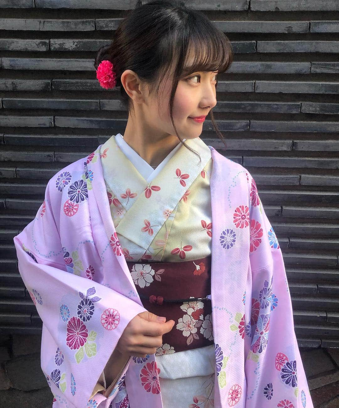 林愛莉さんのインスタグラム写真 - (林愛莉Instagram)「着物初めでした👘💫 淡い色味で合わせてみましたよん！成人式から早一年、御成人の皆様おめでとうございます㊗️ #photographer  #iphone #iphoneshot  #likelike  #camera  #着物 #着物コーディネート  #着物女子  #着物レンタル  #和装 #和装ヘアアレンジ  #instagram  #fashion  #portrait  #ポートレートモデル #camera  #photoshop  #photooftheday  #photoshoot  #和装フォト  #iphoneselfie」1月13日 17時22分 - rinairi_0127