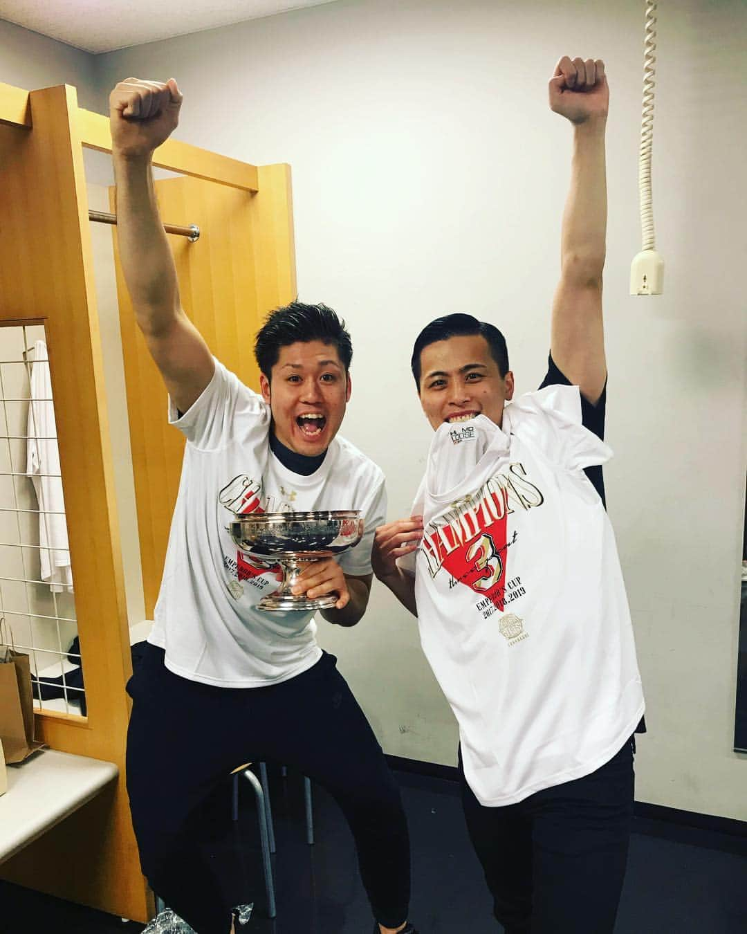 田口成浩さんのインスタグラム写真 - (田口成浩Instagram)「おいさーーー！！！ たくさんの応援本当にありがとうございました！！！ まだまだこれから！！ おいさーーー！！！ #天皇杯 #おいさー #千葉ジェッツ #マイク半端ないって #富樫半端ないって #3連覇 #初優勝 #おいさー #感謝感激」1月13日 17時47分 - shige5taguchi