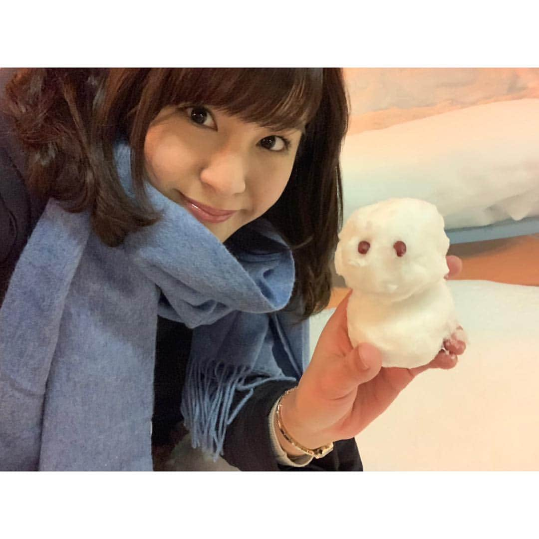 林美桜さんのインスタグラム写真 - (林美桜Instagram)「. 『スーパーJチャンネル』で出張しています！！ . 記念すべき今シーズン初雪だるま . 名前は 雪だるま一号 です⛄️ . 寒さが歯にしみて全然笑えない。。 . #ここはどこでしょう？#雪だるま#⛄️#雪#白#寒い#winter #テレビ朝日#入社2年目#雪だるま職人#林美桜」1月13日 20時45分 - miou0hayashi