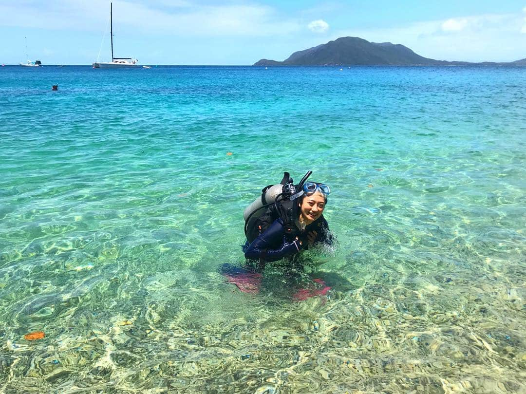 奥山かずささんのインスタグラム写真 - (奥山かずさInstagram)「久々にダイビングしました🐠 めっちゃめっちゃめっちゃ最高！！ 実はダイビングのライセンス持ってるんです。 あとサップサーフィンっていうウォータースポーツもやってみたんですが、むずかった笑 でもハマりそうです💋 . #ダイビング#diving#ウォータースポーツ#マリンスポーツ」1月13日 21時29分 - kazusa_okuyama_official