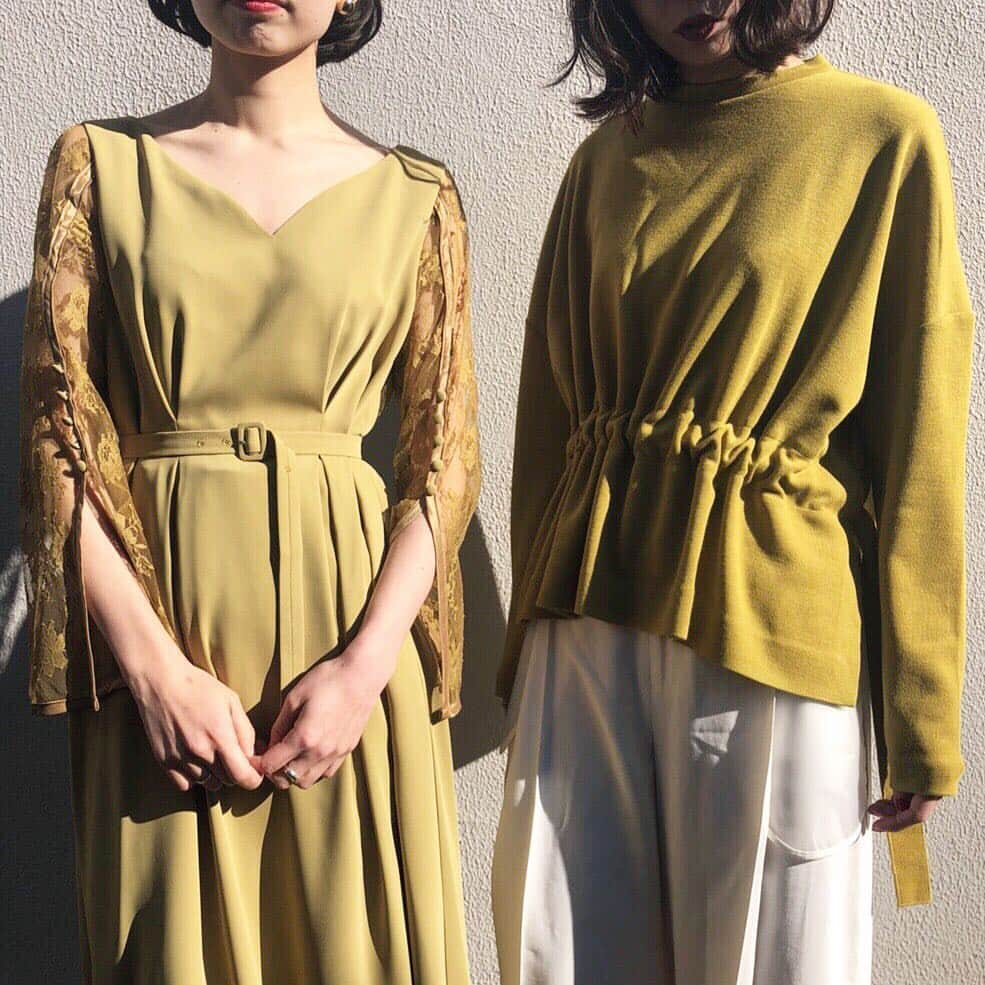 Ameri VINTAGE LUMINE SHINJUKUさんのインスタグラム写真 - (Ameri VINTAGE LUMINE SHINJUKUInstagram)「. 1/15 (Tue.) NEW ARRIVAL✨ . (左) LACE SLEEVE REFINED DRESS MTD / BLK ￥17,500 (+tax) . (右) SHIRRING LADY TOP OWH / MTD / BLK ￥11,100 (+tax) . 明日15日(火)発売アイテム💕 色味を合わせてリンクコーデ◎ . #amerivintage #ameri #fashion #cordinate #tops #pants #onepiece #リンクコーデ #lumine新宿」1月14日 17時55分 - ameri_shinjuku