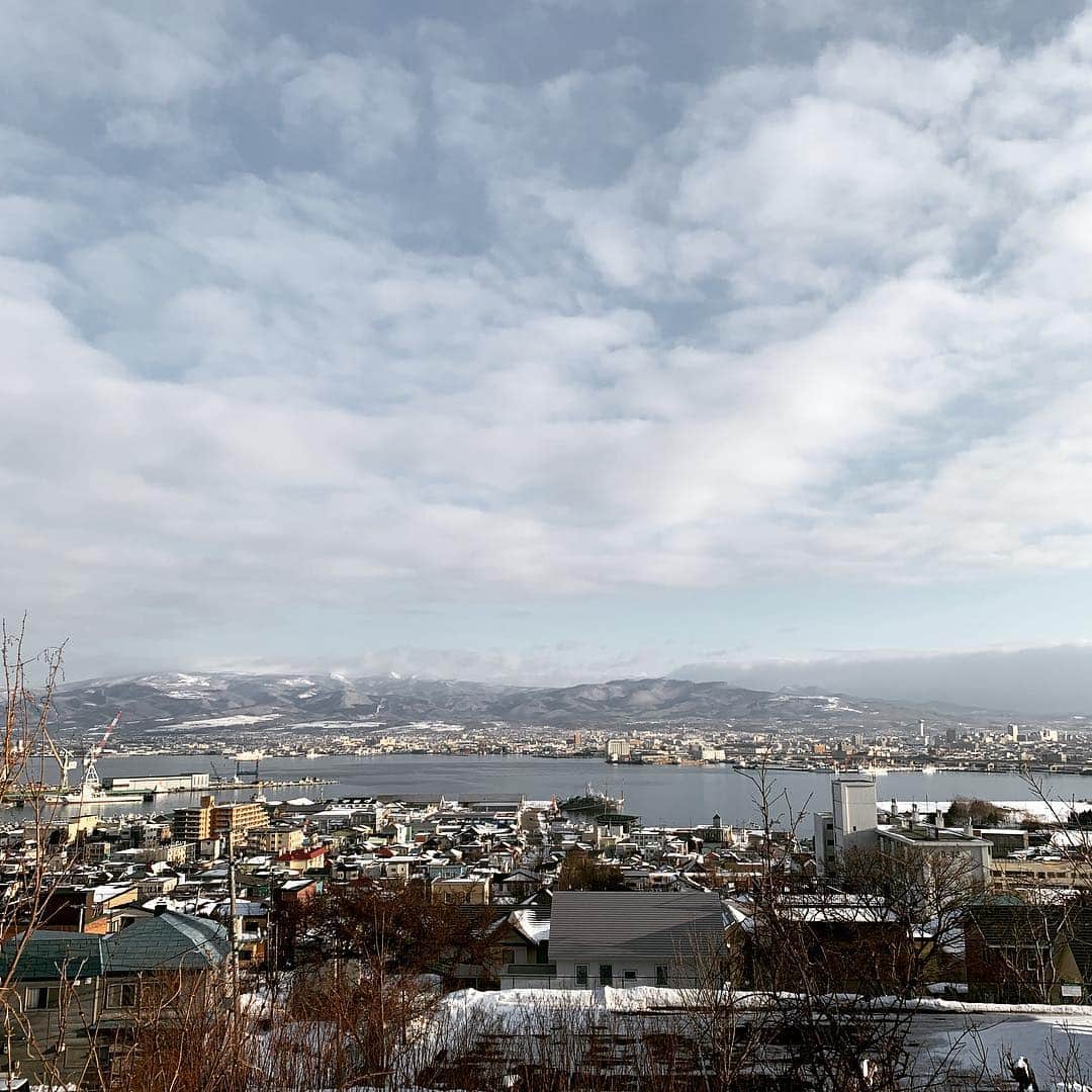 TERUさんのインスタグラム写真 - (TERUInstagram)「TERU散歩^_^  1時間ほど元町公園付近を散歩。  函館、やっぱイイ！  今日もレコーディング！  楽しみます。」1月14日 8時50分 - glay__teru